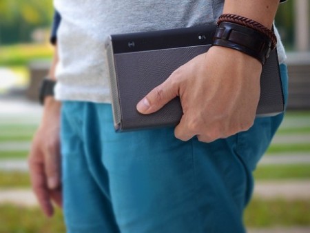 持ち歩ける本格派ワイヤレスオーディオ「Sound Blaster Roar SR20」がCreativeから