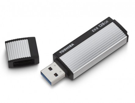 東芝、OTG対応のUSB3.0フラッシュドライブ「TransMemory Pro USB 3.0 Flash Drive」