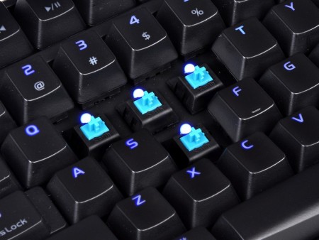 高耐久メカニカルスイッチ搭載で5年保証実現。Tt eSPORTS「Poseidon Z Illuminated」近く発売