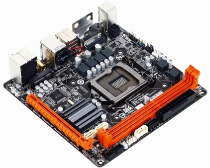 CFD、Intel B85チップ採用のMini-ITXマザー、GIGABYTE「GA-B85N Phoenix」取り扱い開始