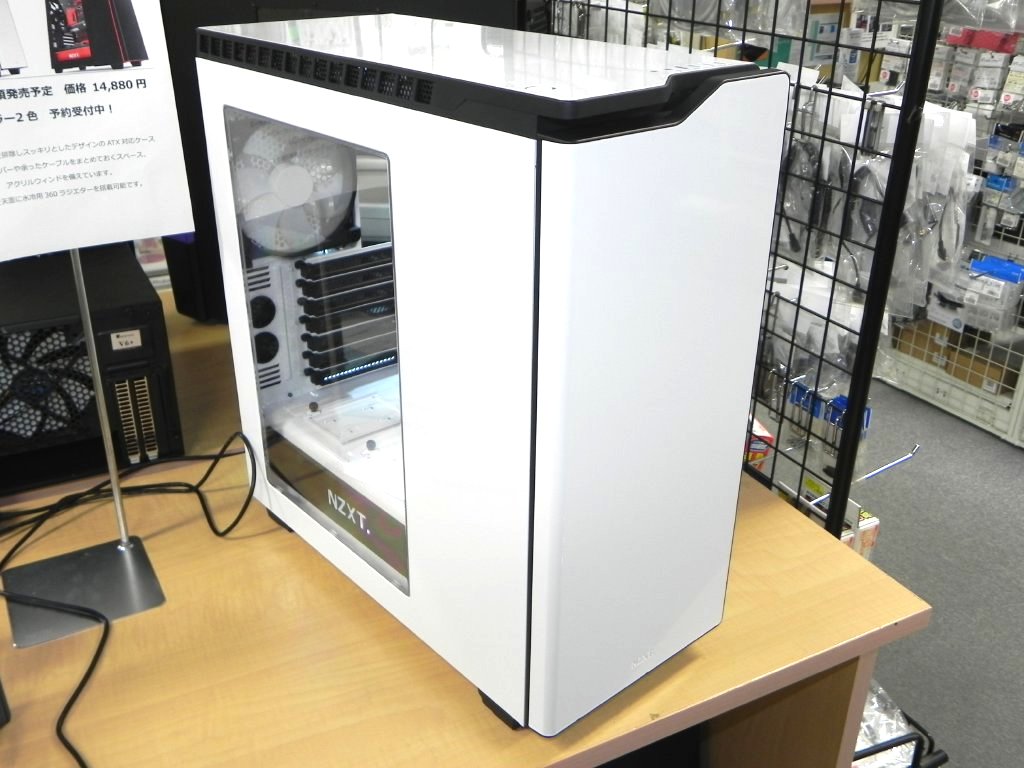 ミドルタワー PCケース NZXT H440 ホワイト 5.25インチベイがないフラットデザイン採用PCケースNZXT「H440」の