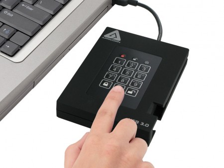アスク、暗証番号入力でデータを保護するApricornポータブルストレージ2種発売