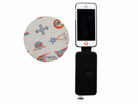 昭和ウルトラマンのチームエンブレムを散りばめた、“お○さんホイホイ”なiPhoneケースが発売に