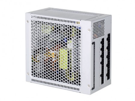 PLATINUM認証取得の520Wファンレス電源、SilverStone「NIGHTJAR NJ520」