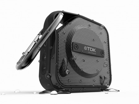 2台でステレオ動作も可能な防水・防塵仕様の小型Bluetoothスピーカー、TDK「TREK Micro A12」