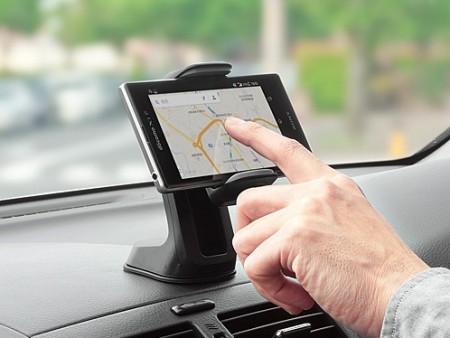 片手でラクに着脱できるスマートフォン向け車載ホルダがサンワダイレクトから