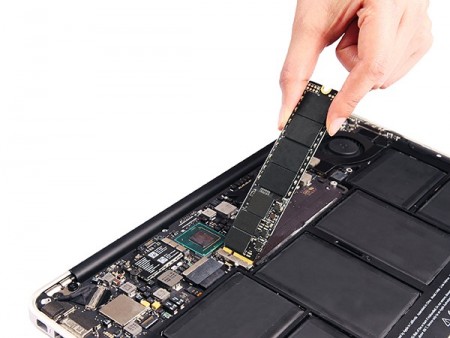 MacBookのSSDを手軽に換装＆再利用できるアップグレードキット、トランセンド「JetDrive」シリーズ