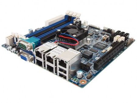 ギガビットLAN×4のAtom C2750搭載Mini-ITXマザーボード、GIGABYTE「GA-9SISL」