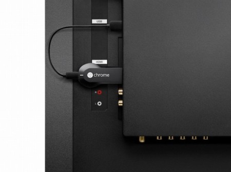 スマホの続きがテレビで見れる、Googleのストリーミングデバイス「Chromecast」明日から発売