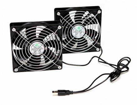 なんでも冷やせるUSBファンの2個モデル、タイムリー「BIGFAN120U-STEREO」