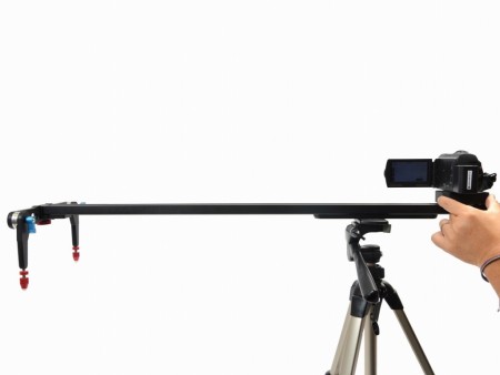 滑らかな移動撮影が可能に。サンコーから120cm長の「カメラスライダーロングレール」発売