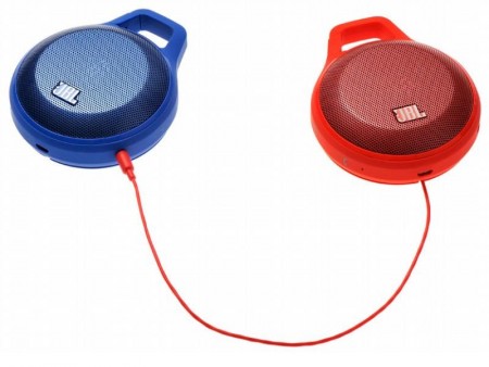 デイジーチェーンにも対応するカラビナ付きのBluetoothスピーカー、JBL「CLIP」