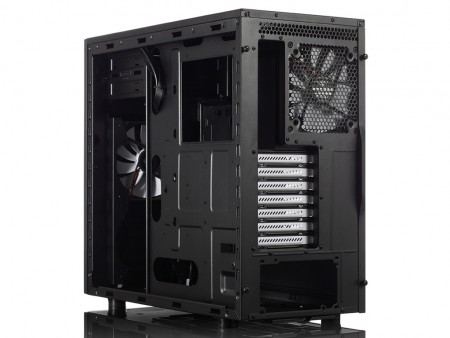 Fractal Design、内部容積ゆったりのE-ATX対応ケース新作「Core 3300」