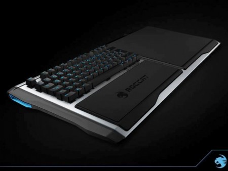 ROCCAT、マウスパッド＆パームレストが合体した超大型キーボードコンセプト「SOVA」を公開