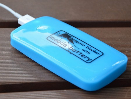 これからの季節に嬉しい、蚊よけ機能付きモバイルバッテリがサンコーから発売