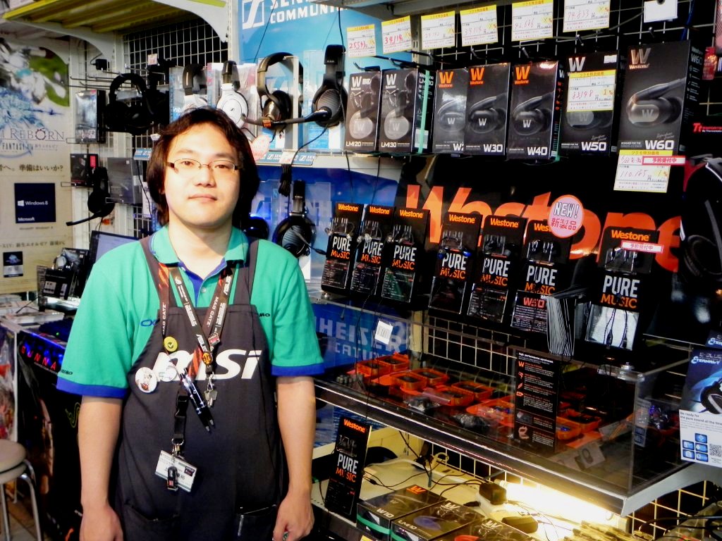 ツクモパソコン本店の上田さん