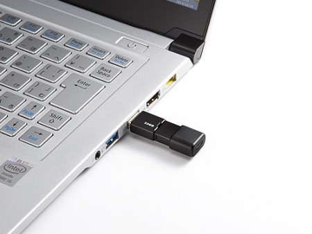 サンワダイレクト、スマホ/タブレット用microUSB変換アダプタ一体のUSBメモリ「600-GUSB」シリーズ