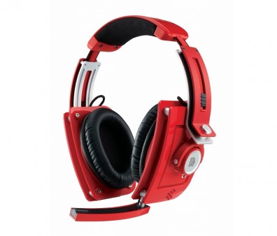 Tt eSPORTS、BMWデザインのゲーミングヘッドセット「LEVEL 10 M Headset」にレッドモデル追加