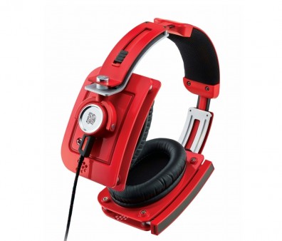 Tt eSPORTS、BMWデザインのゲーミングヘッドセット「LEVEL 10 M Headset」にレッドモデル追加