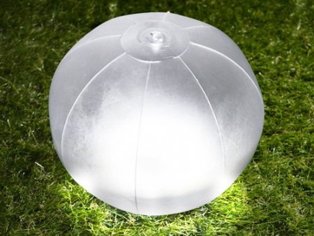 ビーチボールのように膨らませて使える防水ソーラーランタン、グリーンハウス「GH-LED10SLA」シリーズ