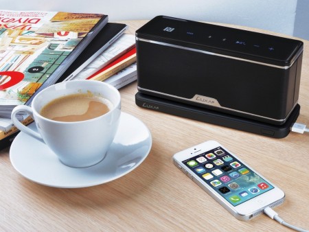Qi充電対応のBluetoothポータブルスピーカー、「LUXA2 Groovy W」今月から発売開始