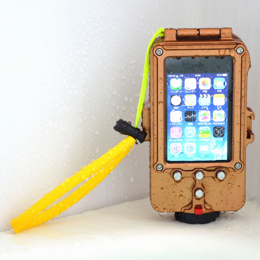 本格的な水中撮影に最適。水深100m対応のiPhone 5向けアルミ製防水ケースがサンコーから