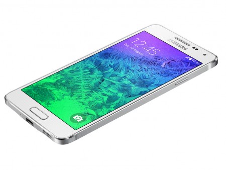 Samsung、4.7インチディスプレイ採用でiPhone似の「GALAXY ALPHA」発表