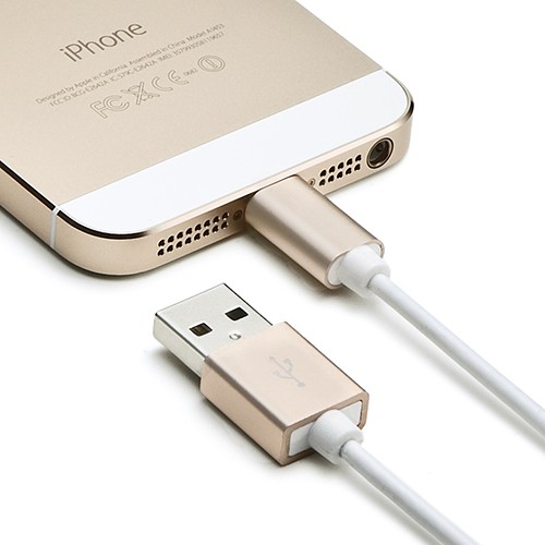 iPhoneと相性抜群。同系色採用のMFi認証Lightningケーブル、サンワ「500-IPLM015」シリーズ