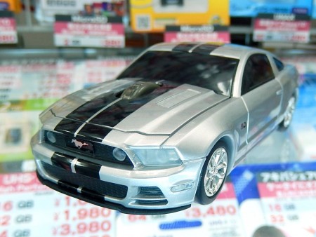 デスクトップで眺める「Mustang GT」