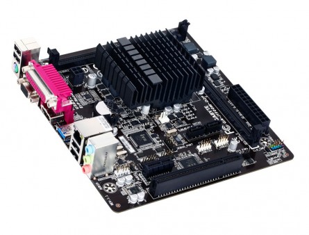 GIGABYTE、Bay Trail-D採用のファンレスMicroATXマザー「GA-J1900M-D2P」など2種