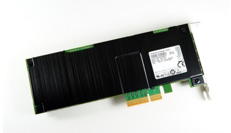 容量3.2TB、転送速度3,000MB/secの3D V-NAND採用NVMe SSD、Samsung「SM1715」