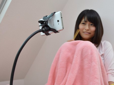 サンコー、全長約68cmのロングなクリップ式スマートフォンホルダー発売中