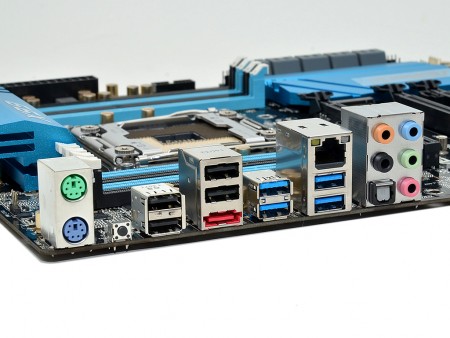 何も妥協しない。ミドルレンジの理想型、ASRock「X99 Extreme4」検証