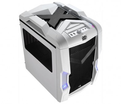 Aerocool、近未来的デザインのMicroATX/Mini-ITX対応Cube型PCケース「Strike-X Cube」
