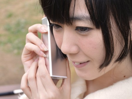 充電器にもなる、充電できる”使い捨てないカイロ”がサンコーから