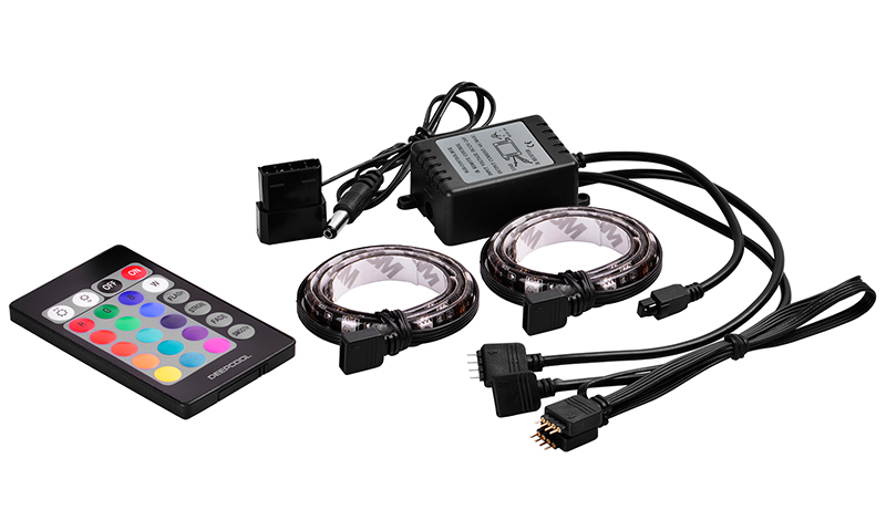 2本のLEDストリップはリモコンでカラーを変更できる