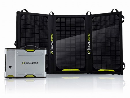 屋外でノートPCが動く、米Goal Zero社製ソーラー充電キット「Sherpa 100 V2 Solar AC Kit」今月発売