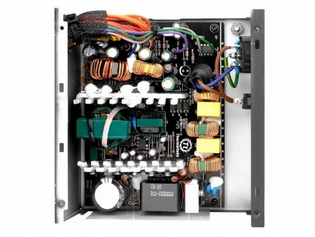 コストパフォーマンスに優れた80PLUS BRONZE認証電源、Thermaltake「TR2 Bronze Series」