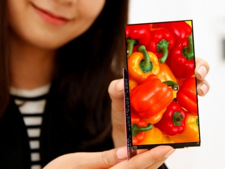LG Display、世界初0.7mmの極小ベゼルを実現したスマホ向けフルHD液晶パネルを開発