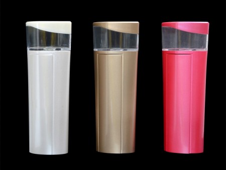 肌もスマホも潤う、「ハンディミスト付き」モバイルバッテリーがサンコーから