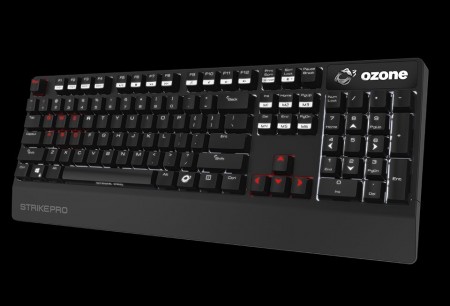 主要キーをバックライトで色分けした赤軸採用ゲーミングキーボード、Ozone「Strike Pro」近日発売