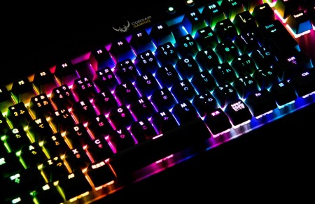 CORSAIR、Cherry MX RGB搭載大型イルミネーションキーボード「K95 RGB MX Red」今週末発売