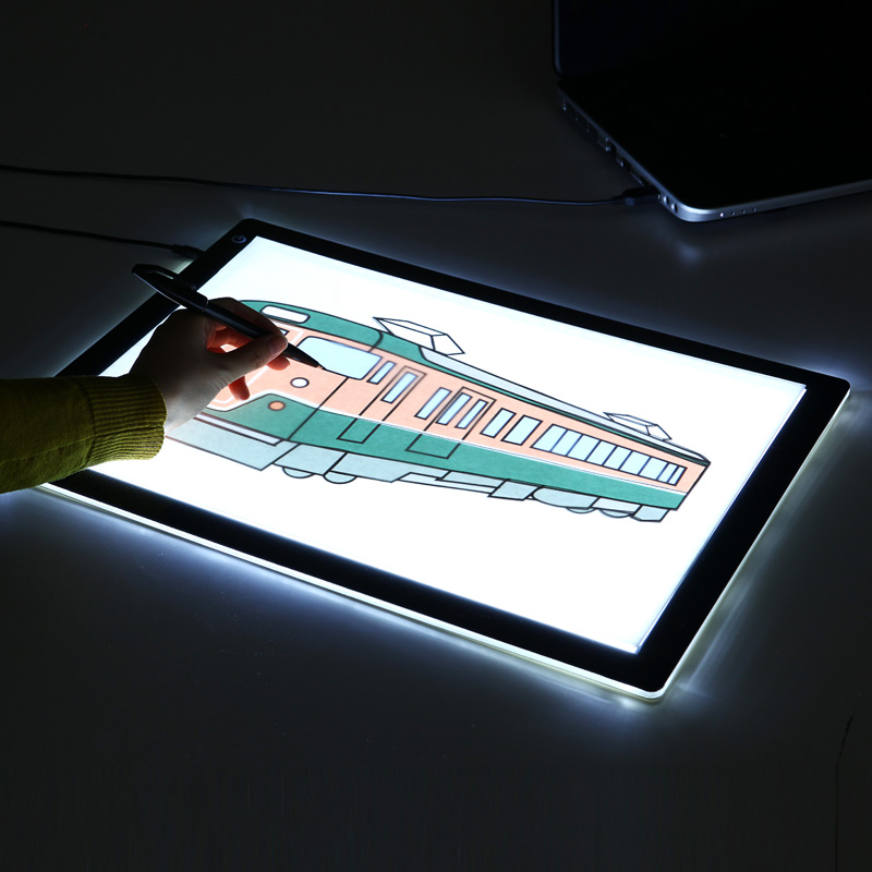 サンワサプライ、厚さ8mmでA3サイズ対応のLED光源採用トレース台発売中