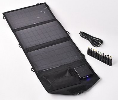 太陽があれば電源不要。大型パネル採用のソーラー充電器2製品がユニットコムから