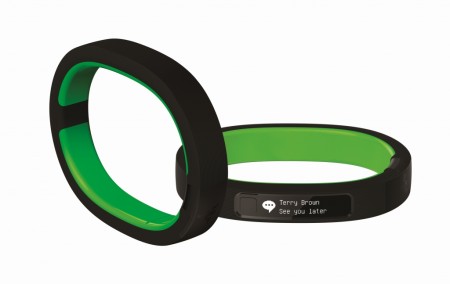 Razer、端末間の相互通信もできるウェアラブルデバイス「Razer Nabu」12月2日より発売開始