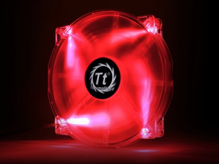 アスク、Thermaltakeの大口径200mm冷却ファン「Pure 20」にレッドとホワイト色追加