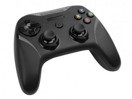 iOS端末のゲームプレイを快適にするXLサイズコントローラ、SteelSeries「Stratus XL Wireless Gaming Controller for iOS」