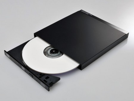 ロジテック、9.5mm薄型ドライブ採用のUSB3.0対応ポータブルDVDドライブ2種