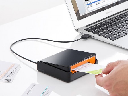サンワサプライ、1枚3秒で即データ化可能。USB名刺管理スキャナ「400-SCN005N」発売