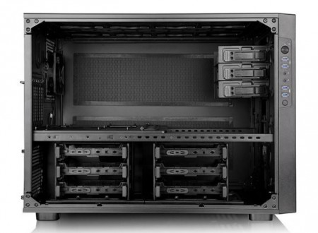 Thermaltake、E-ATX対応でもスタック可能な大型Cubeケース「Core X9